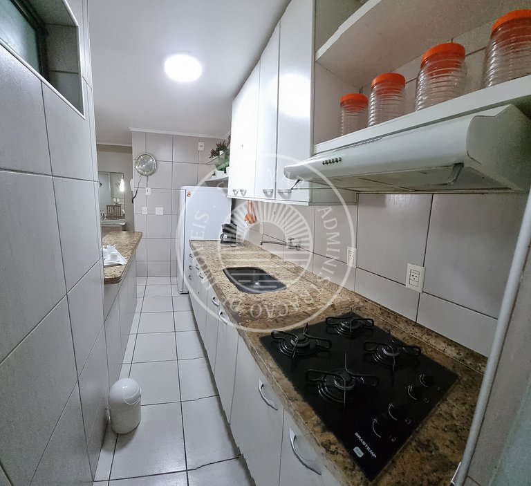 Apartamento com 2 quartos, sendo uma cama casal e outro quar