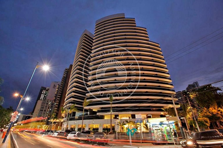 Apartamento moderno, no edifício mais renomado da Beira Mar